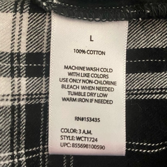 Black and white button down - Picture 5 of 6